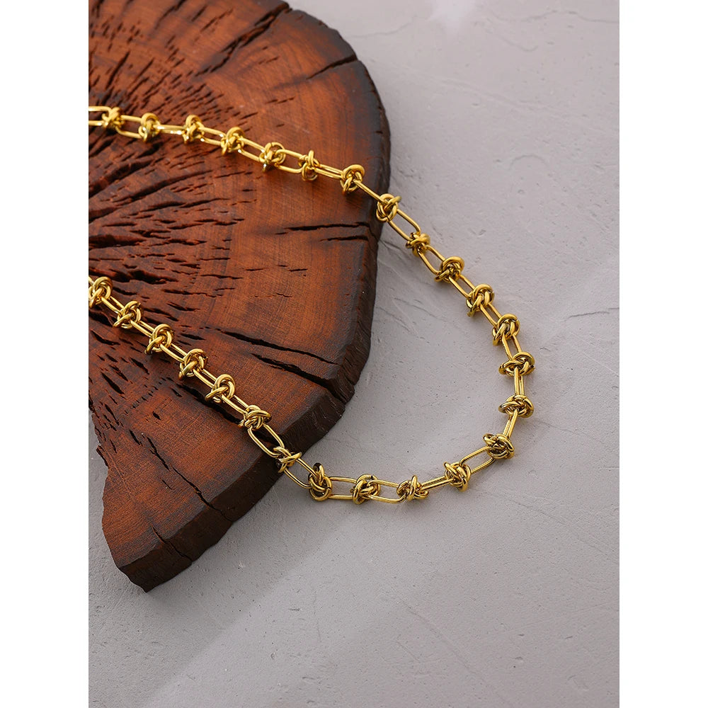 Colar Elos em Nós Banhado em Ouro 18K