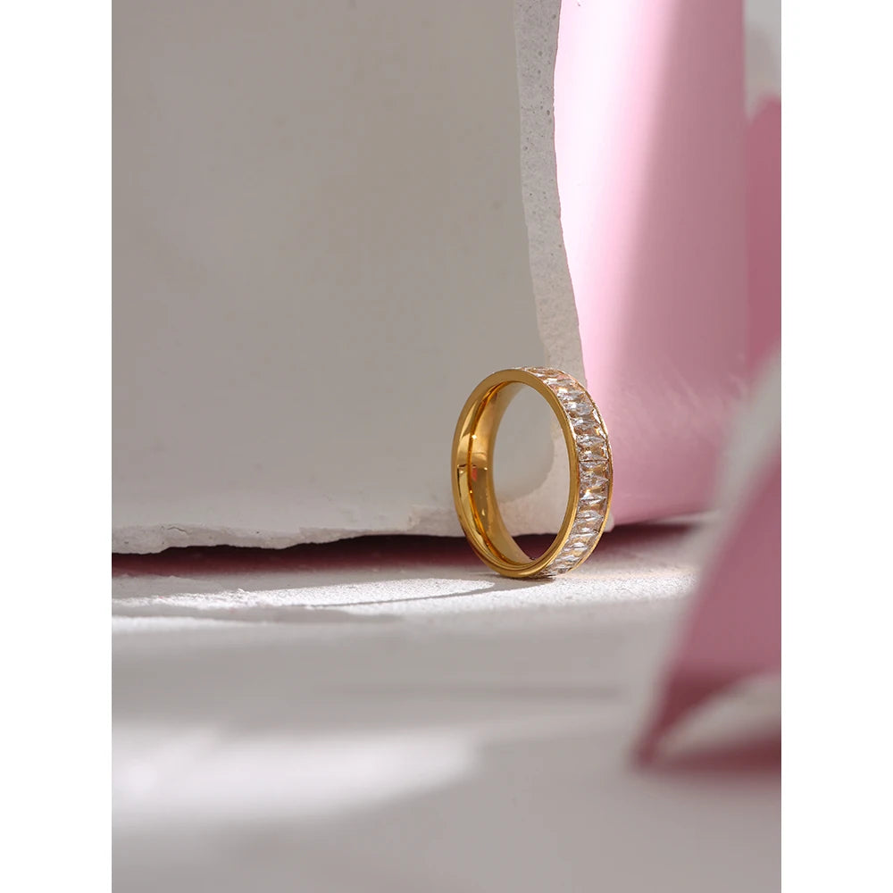 Anel Aliança Zircônias Banhado em Ouro 18K