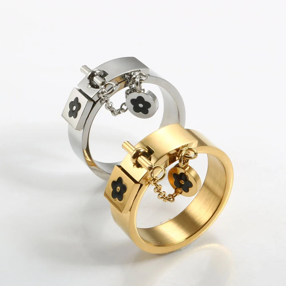 Anel Cadeado Encanto Floral Banhado em Ouro 18K