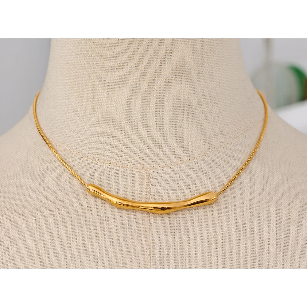 Colar Martelado Banhado em Ouro 18K
