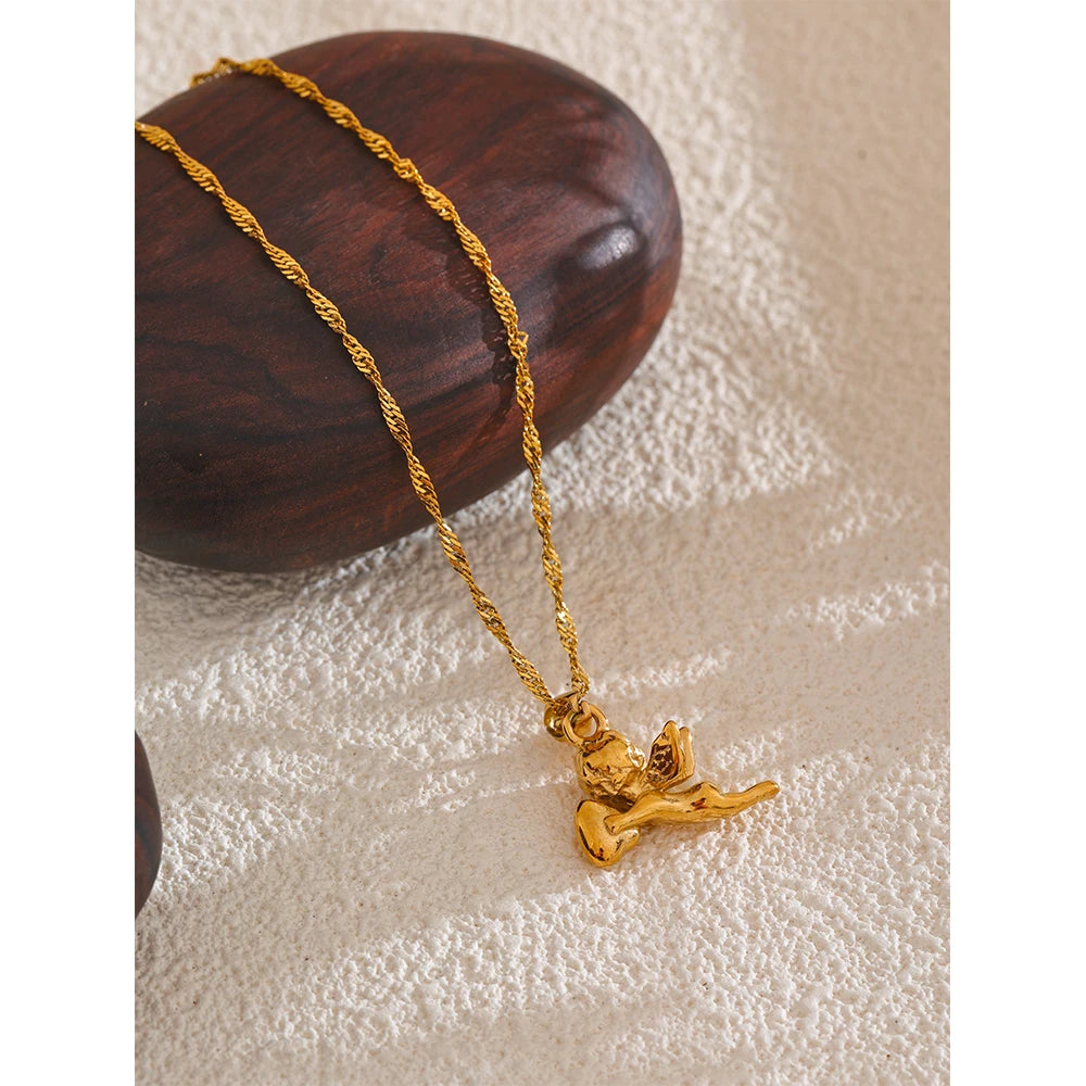 Colar Angel Heart Banhado em Ouro 18K