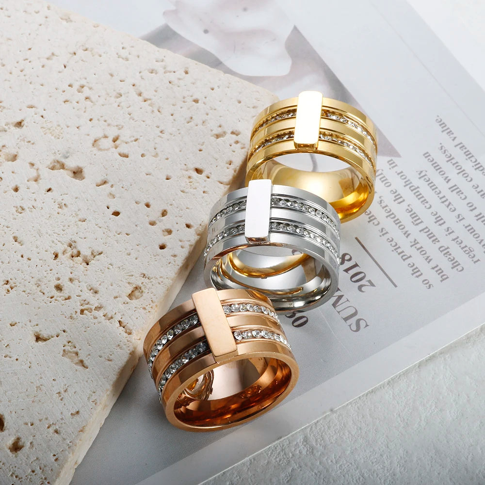 Anel Luxury Zircônias Banhado em Ouro 18K