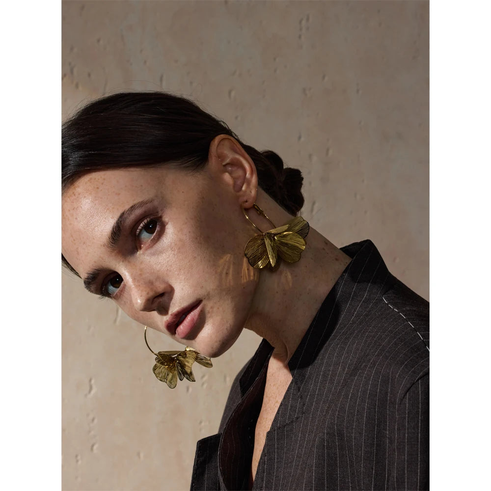Brinco Argola Flower Banhado em Ouro 18K