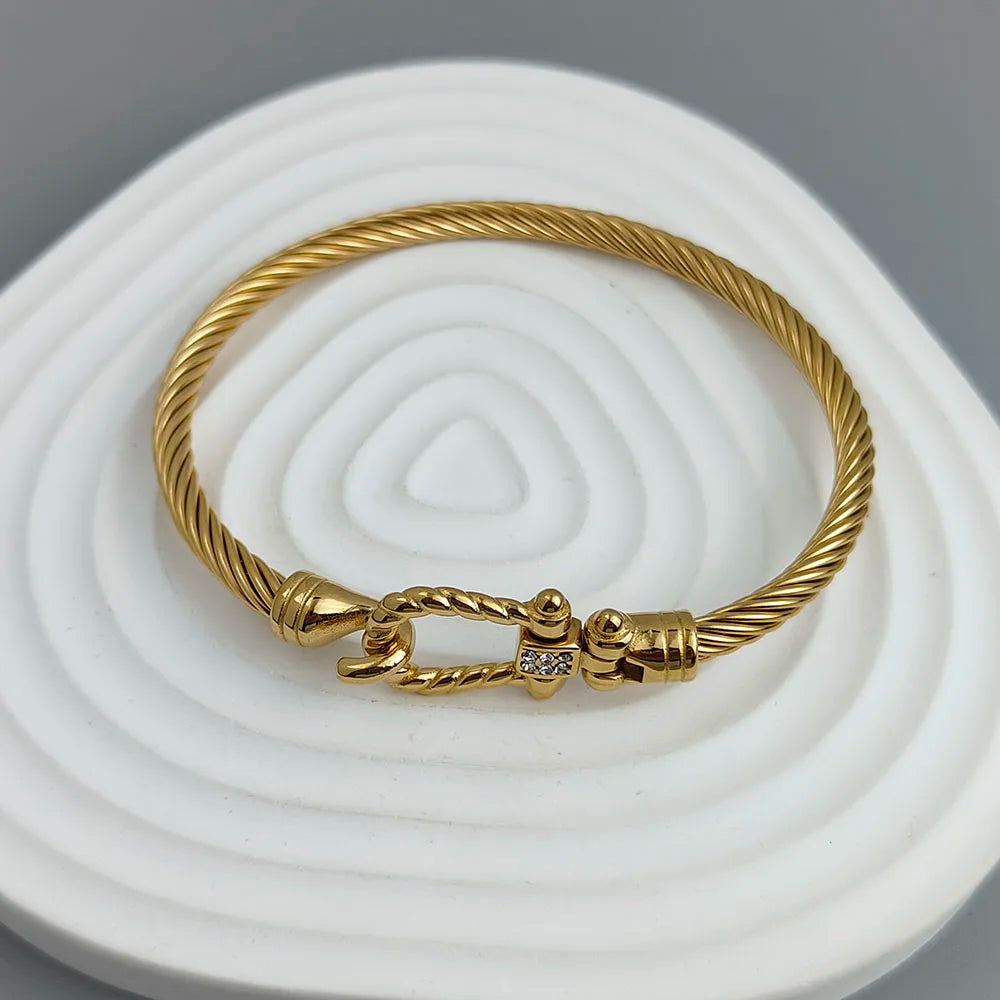 Bracelete Torcido Fivela Banhado em Ouro 18K