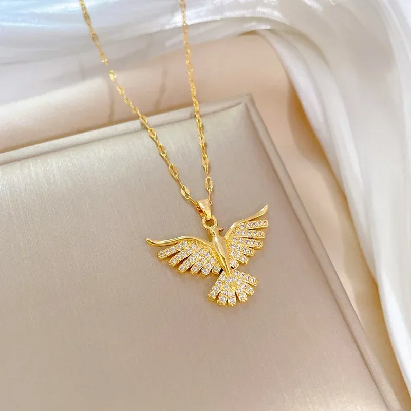 Colar Pássaro Banhado em Ouro 18K