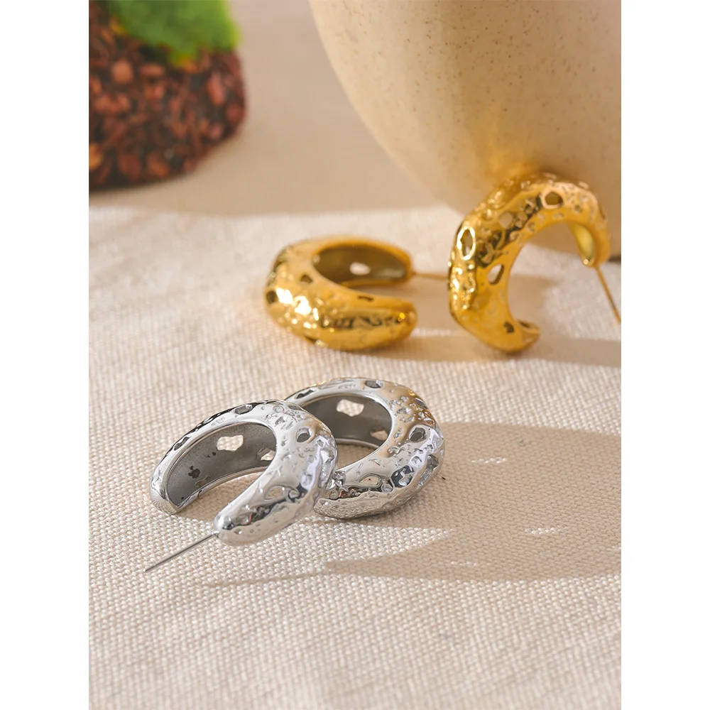 Brinco Argola Martelado Banhado em Ouro 18K