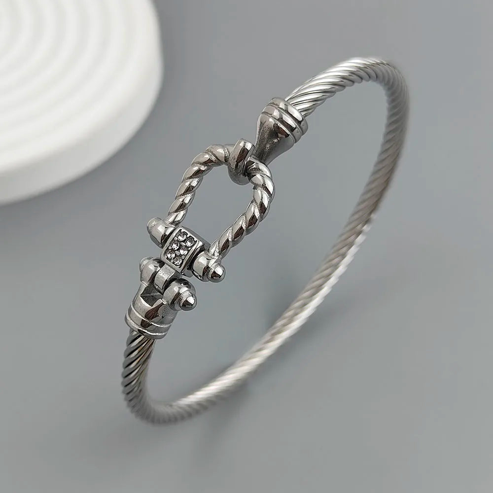 Bracelete Torcido Fivela Banhado em Ouro 18K