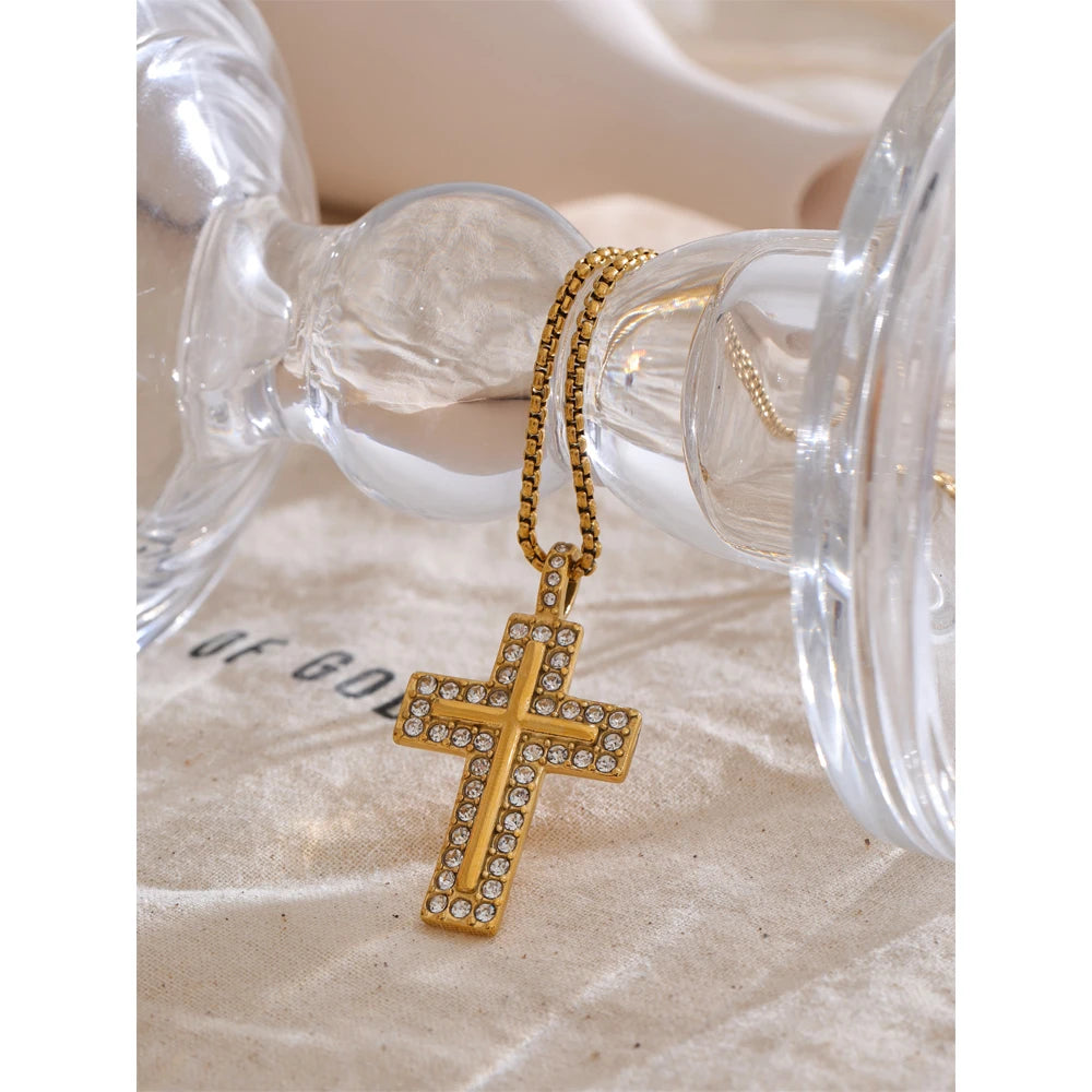 Colar Cruz Zircônia Banhado em Ouro 18K