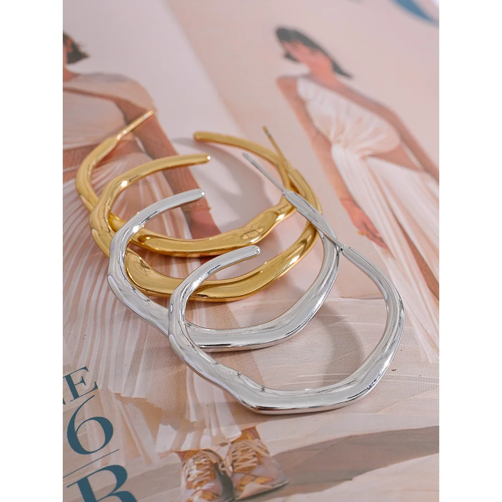 Brinco Minimalist Banhado em Ouro 18K