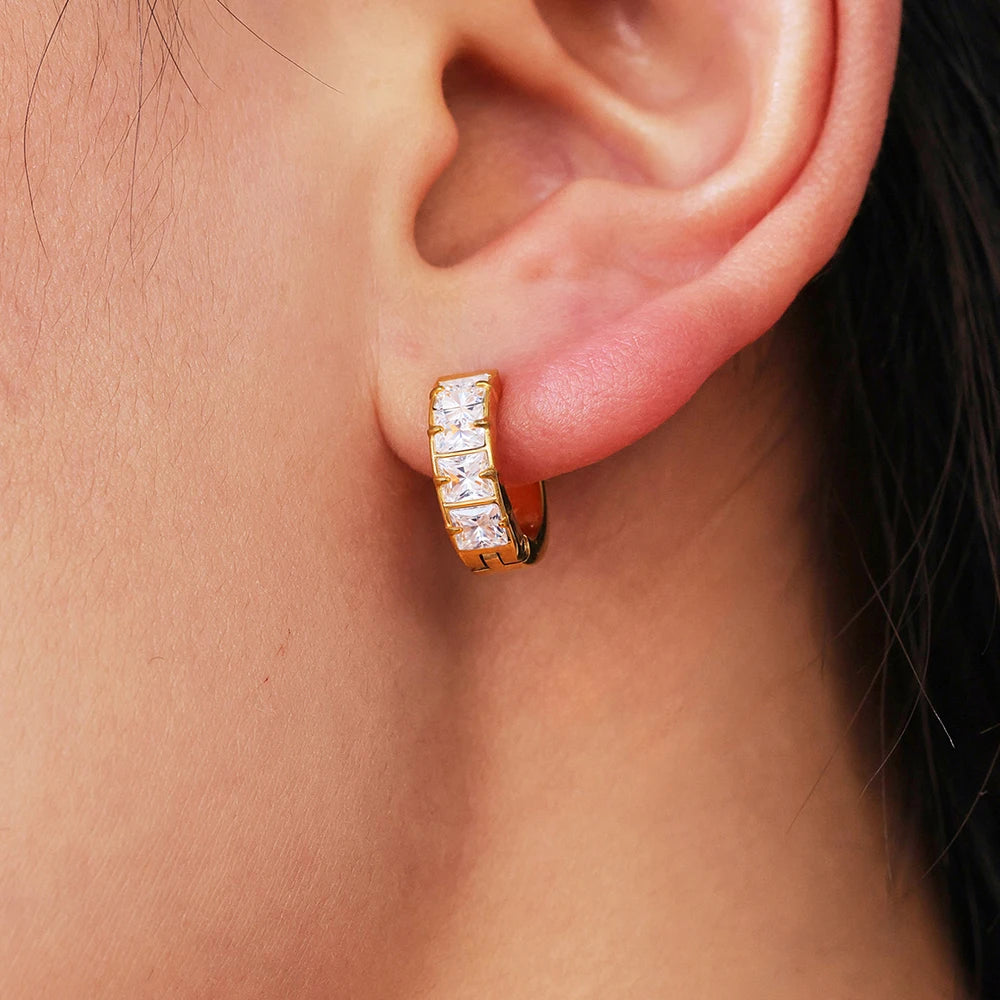 Brinco Argola Pedra Cubica Banhado em Ouro 18K