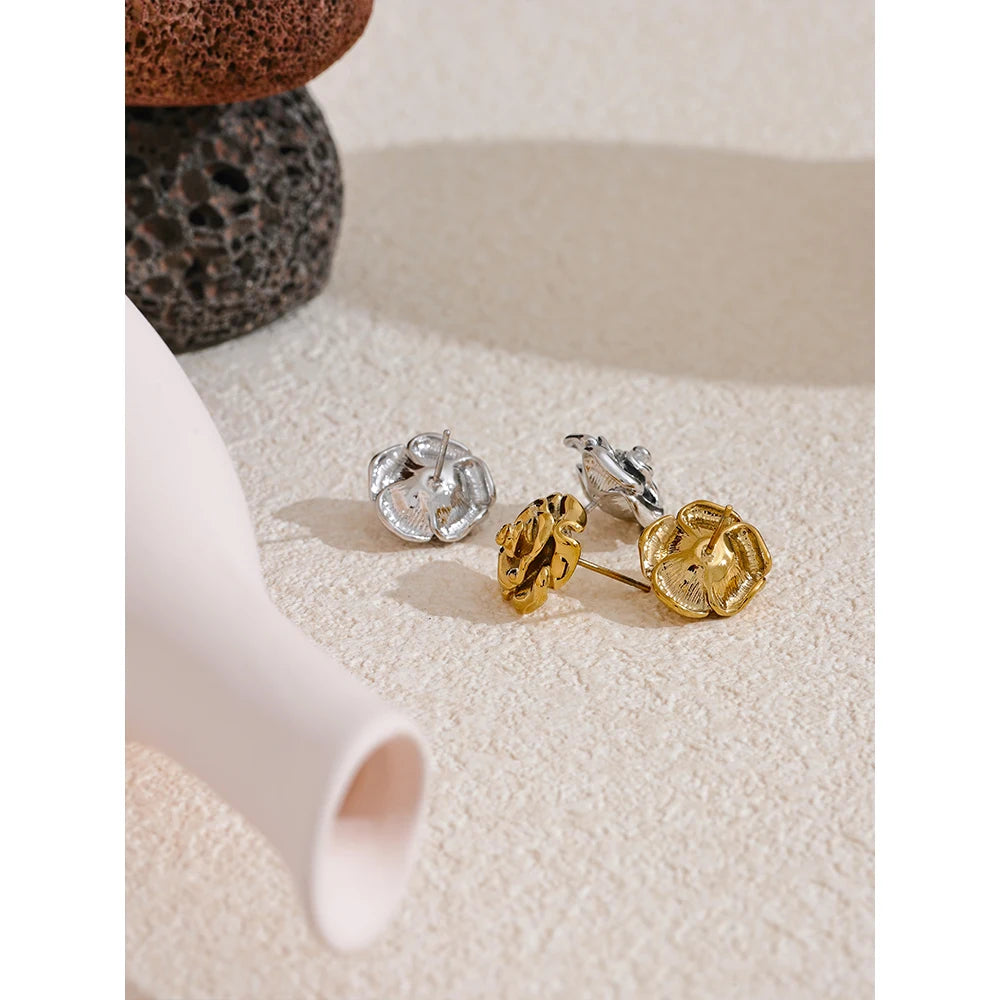 Brinco Rose Flower Banhado em Ouro 18K
