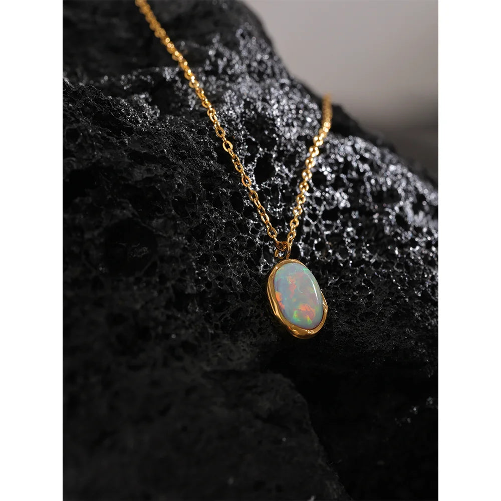 Colar Pedra Frutacor Banhado em Ouro 18K