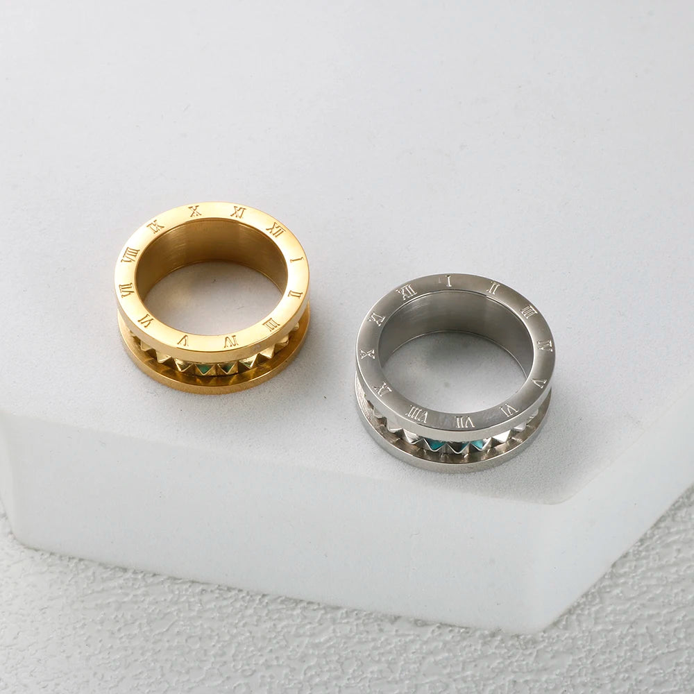 Anel Pirâmides Algarismo Romano Banhado em Ouro 18K