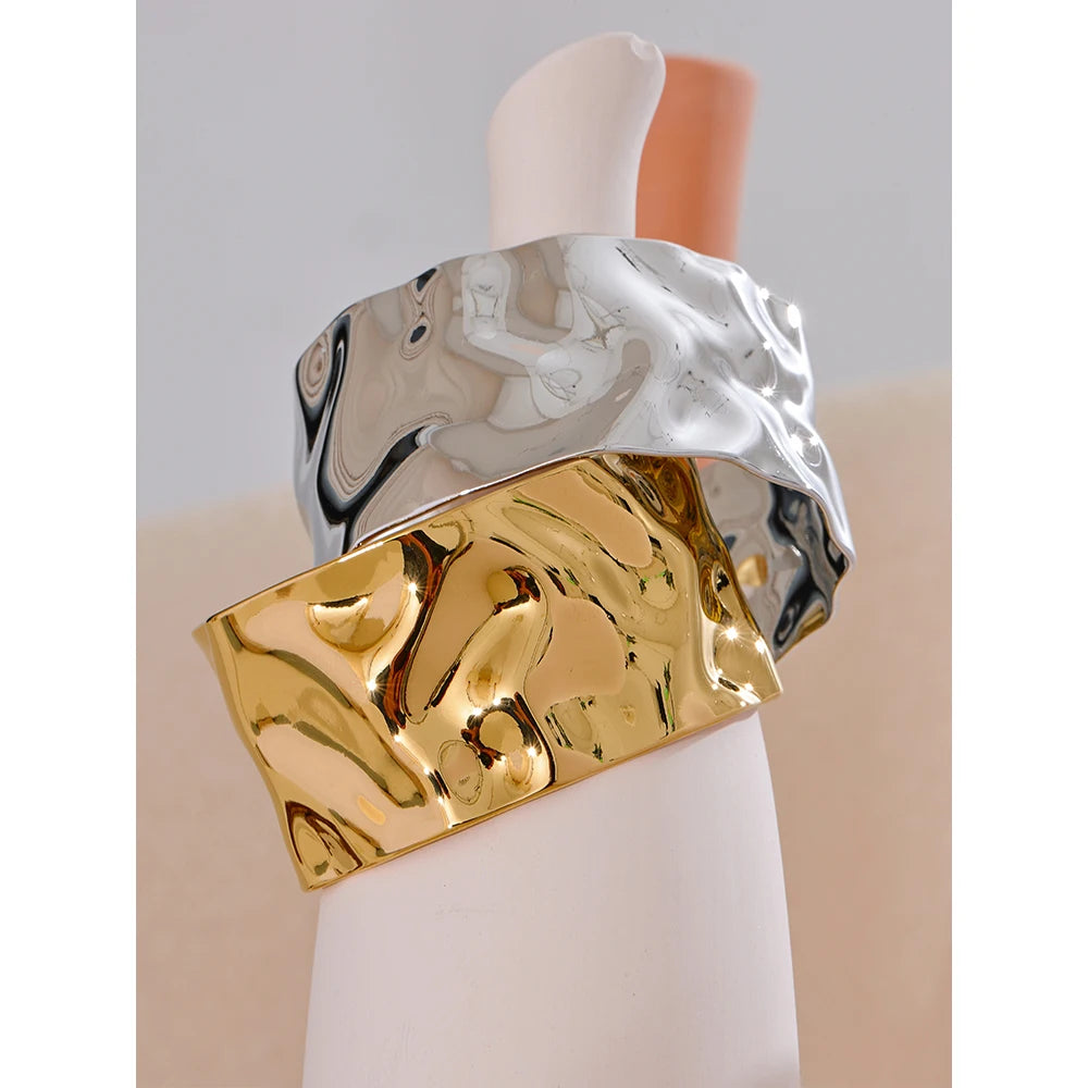 Bracelete Escultural Banhado em Ouro 18K