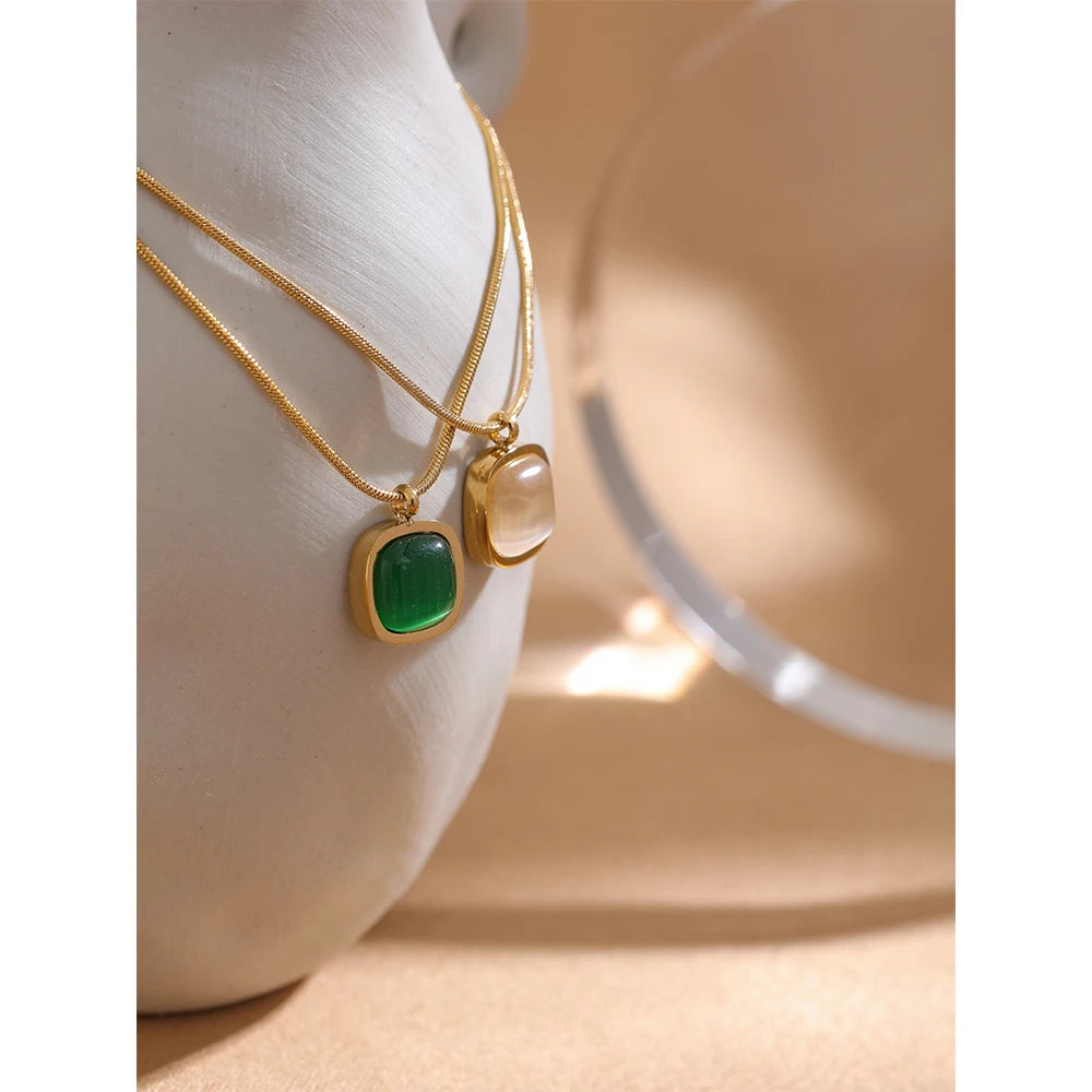 Colar Pingente Pedra Banhado em Ouro 18K