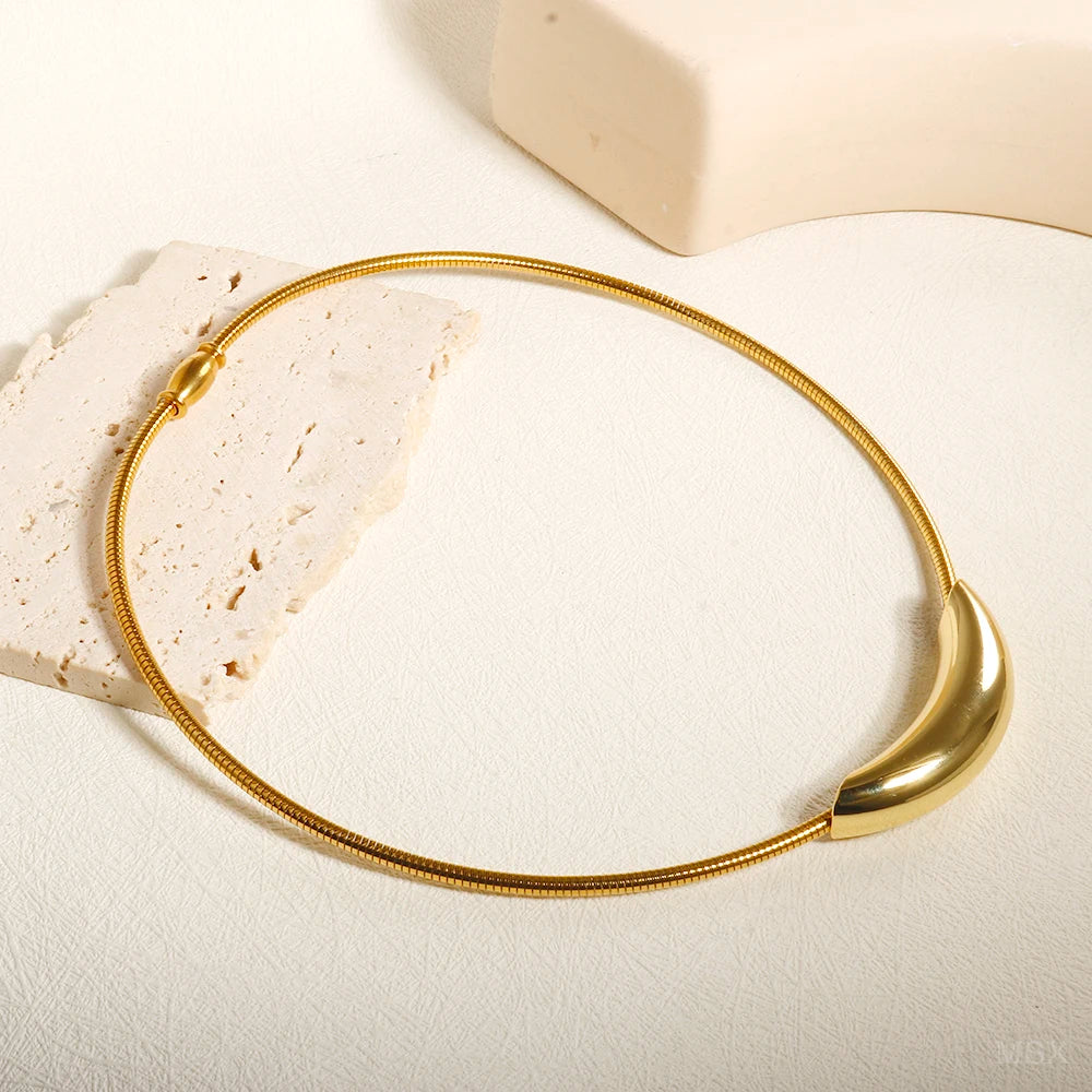 Choker Lua Crescente Banhado em Ouro 18K