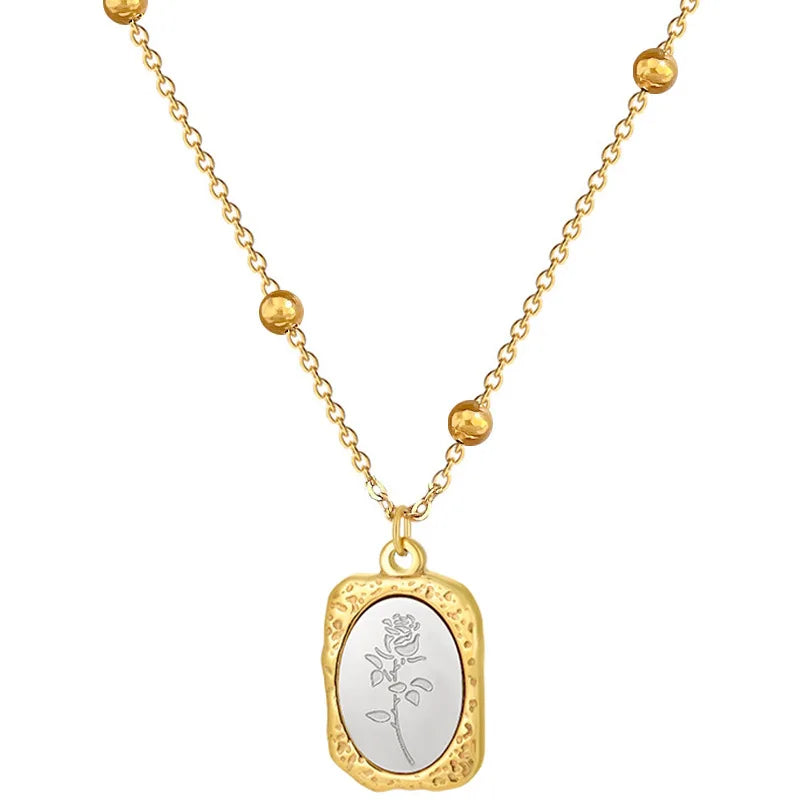 Colar Medalha Flor Banhado em Ouro 18K