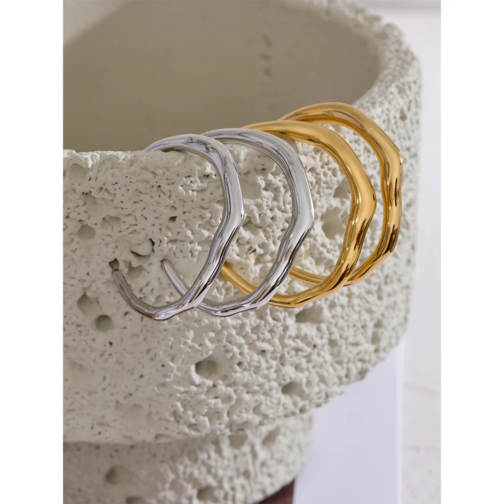 Brinco Minimalist Banhado em Ouro 18K