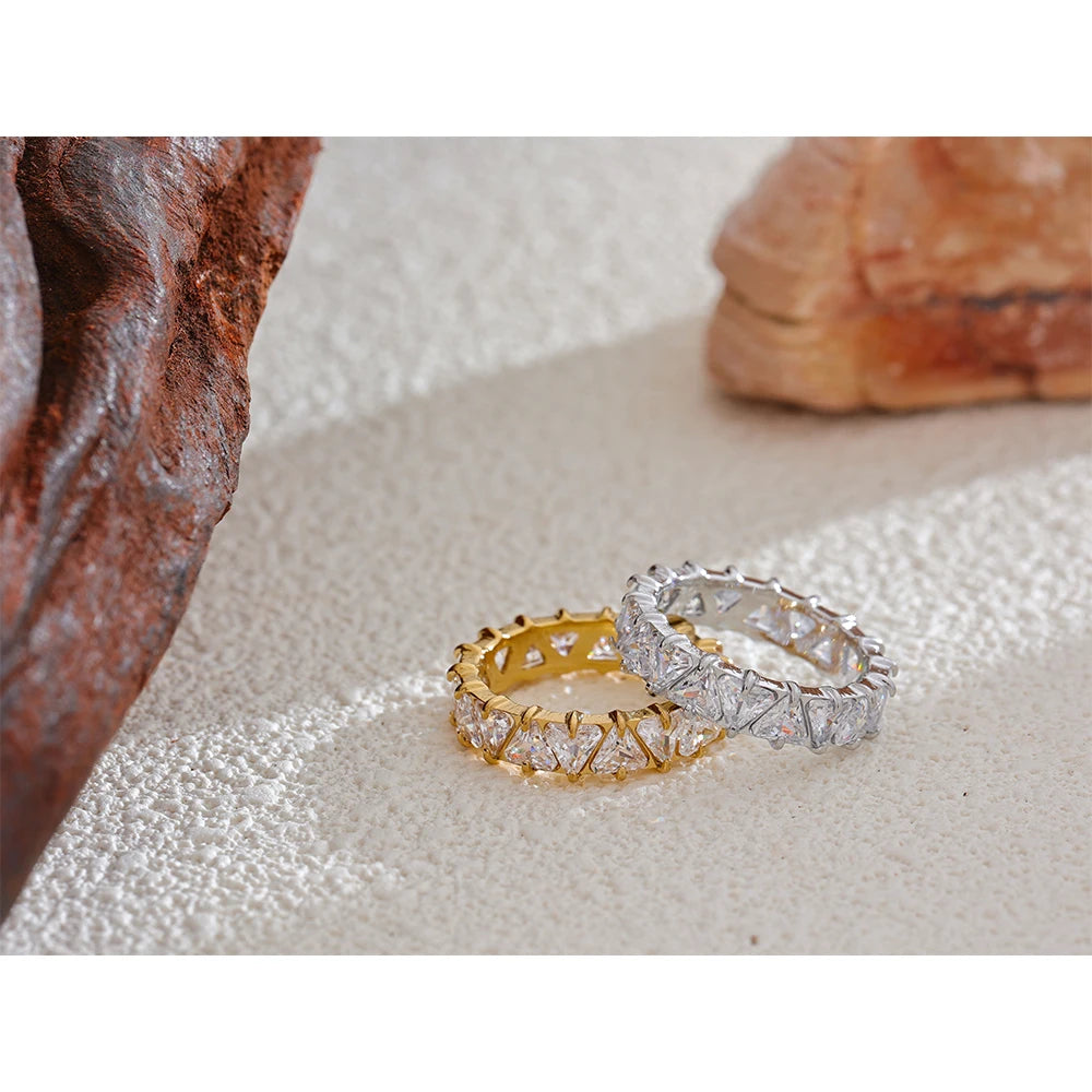 Anel Lux Zircônias Banhado em Ouro 18K