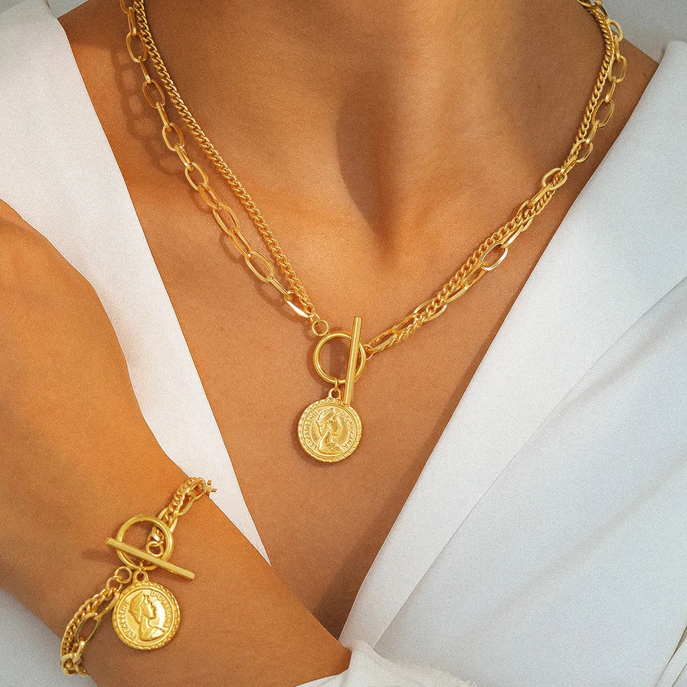 Conjunto Colar e Pulseira Medalha Banhado em Ouro 18K