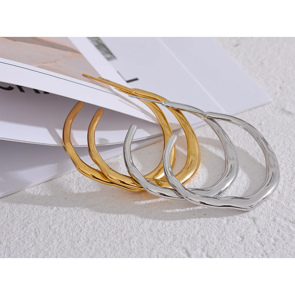 Brinco Minimalist Banhado em Ouro 18K