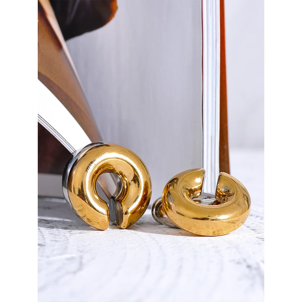 Brinco Piercing Fake Robusto Banhado em Ouro 18K