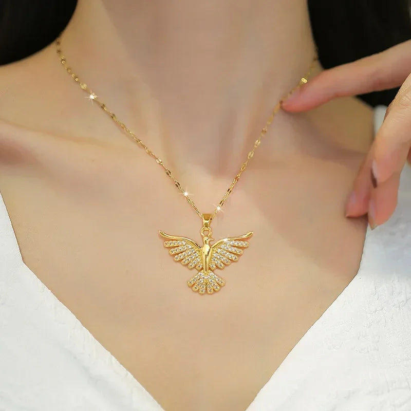 Colar Pássaro Banhado em Ouro 18K