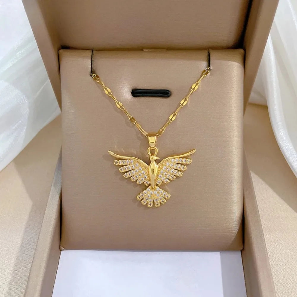 Colar Pássaro Banhado em Ouro 18K