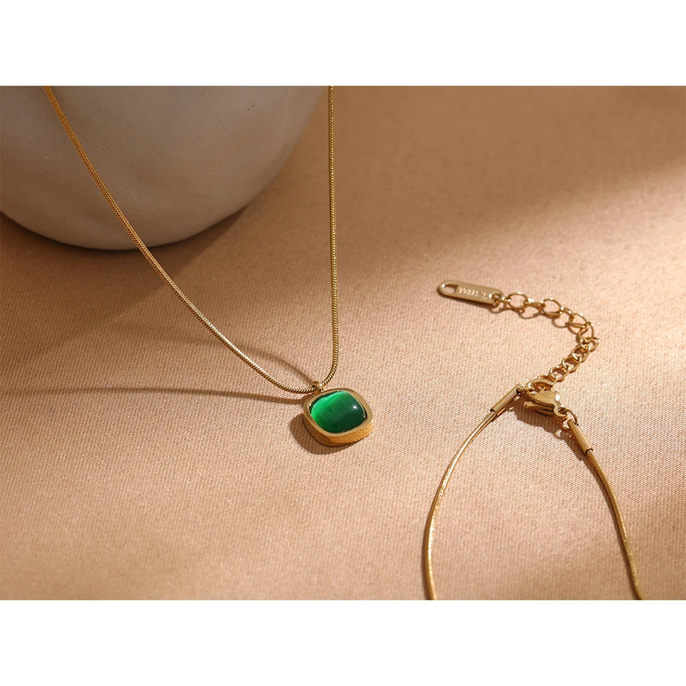 Colar Pingente Pedra Banhado em Ouro 18K