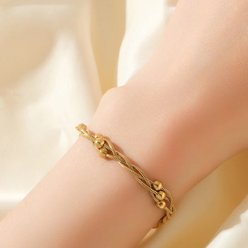 Conjunto Colar e Pulseira Entrelaçada Banhado em Ouro 18K