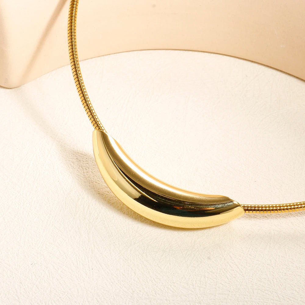 Choker Lua Crescente Banhado em Ouro 18K