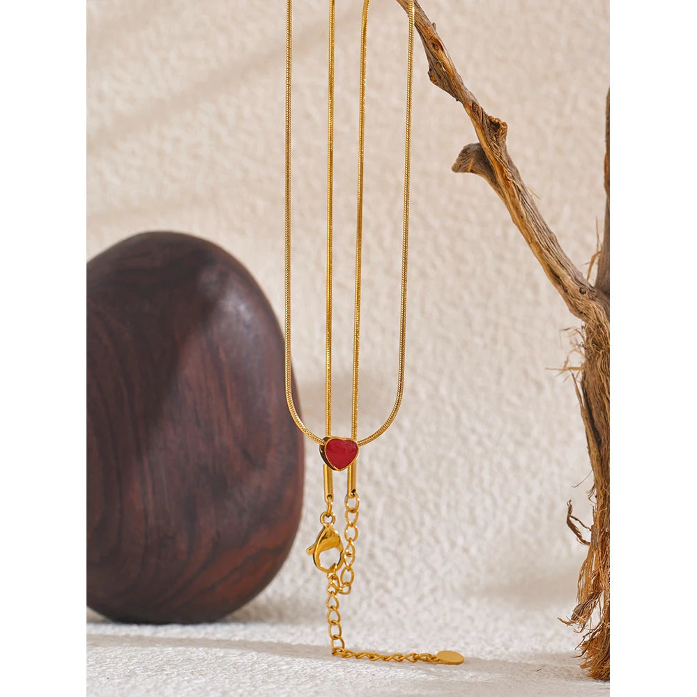 Colar Pingente Coração Vermelho Banhado em Ouro 18K