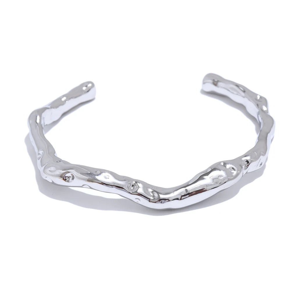 Bracelete Martelado Banhado em Ouro 18K