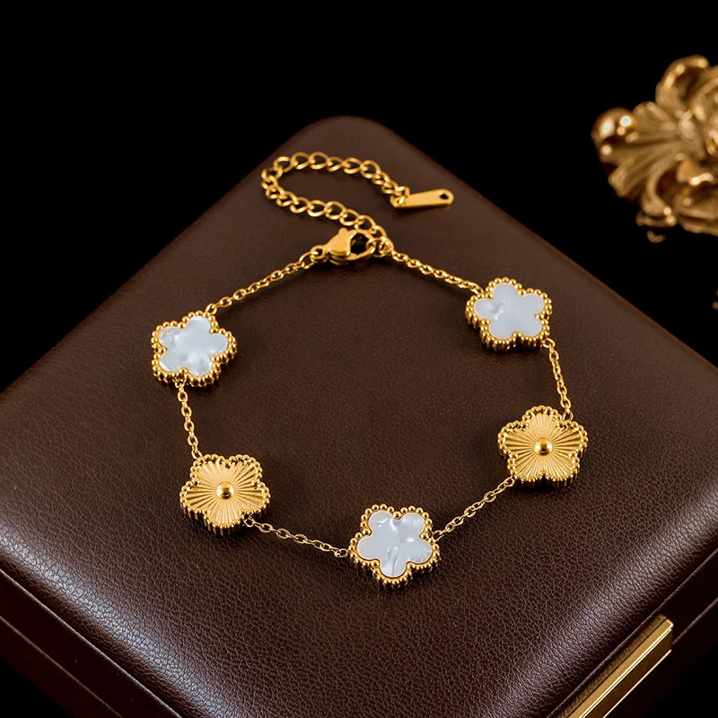 Pulseira Flor Banhado em Ouro 18K