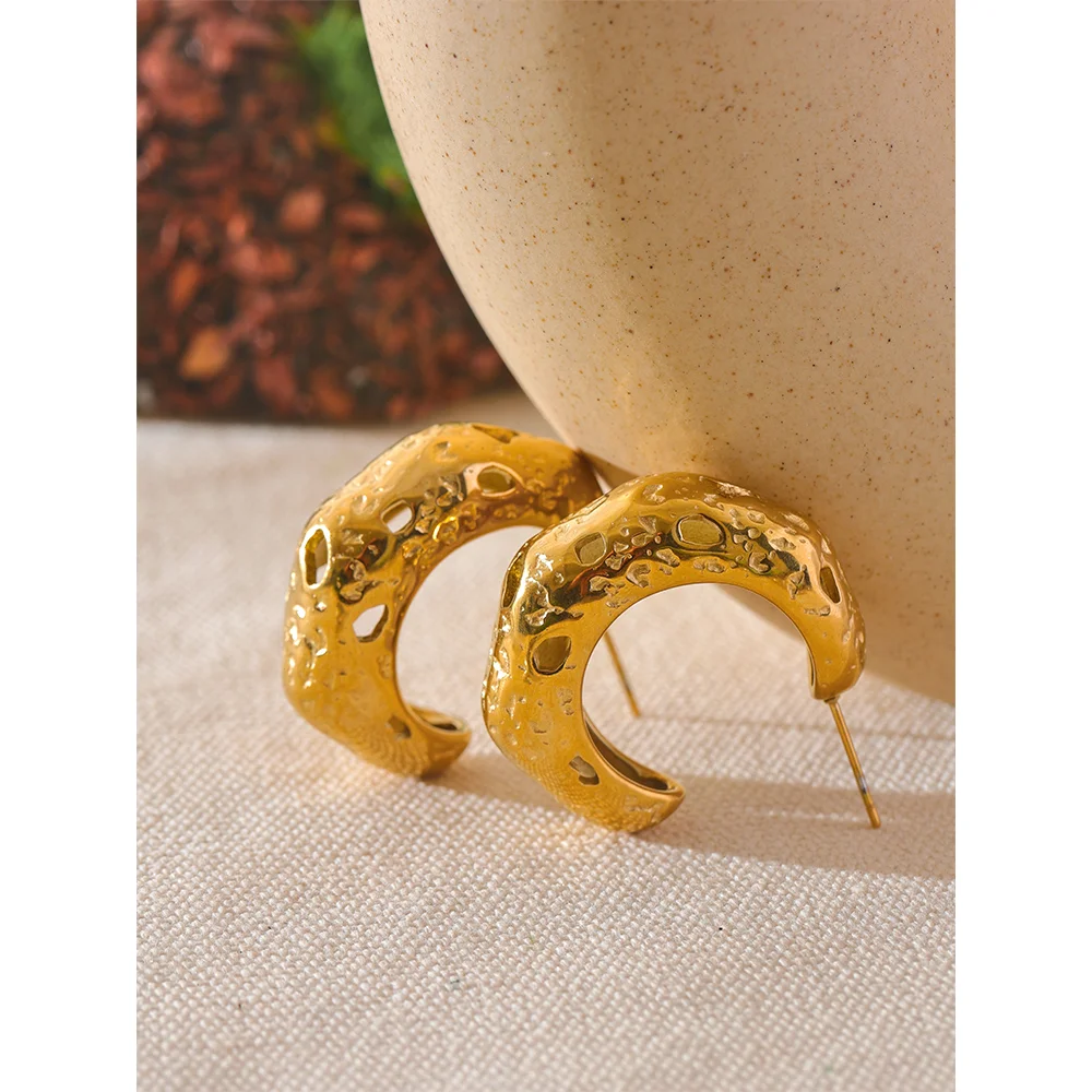 Brinco Argola Martelado Banhado em Ouro 18K