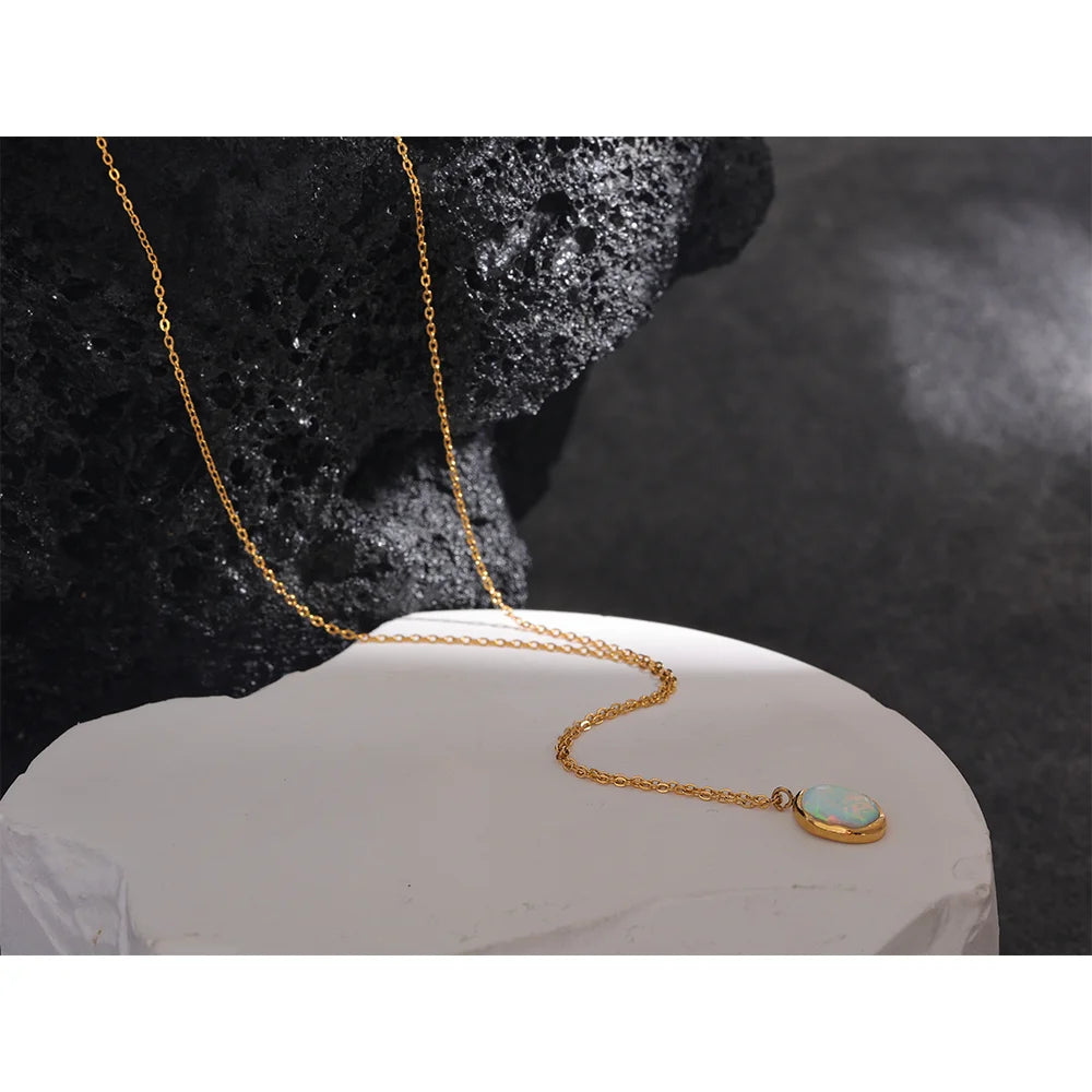 Colar Pedra Frutacor Banhado em Ouro 18K