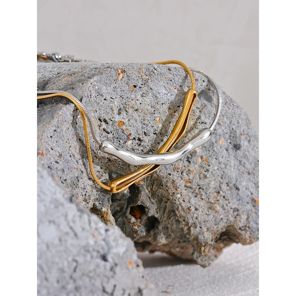 Colar Martelado Banhado em Ouro 18K