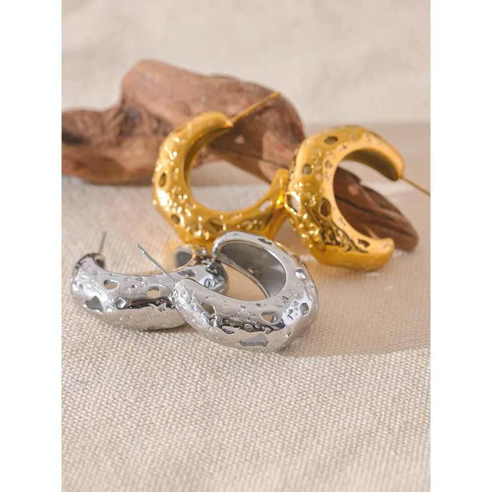 Brinco Argola Martelado Banhado em Ouro 18K