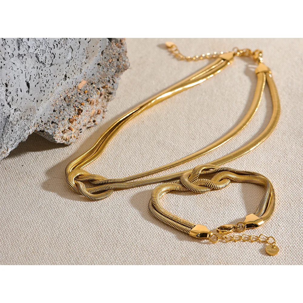 Chocker Cobra Banhado em Ouro 18K