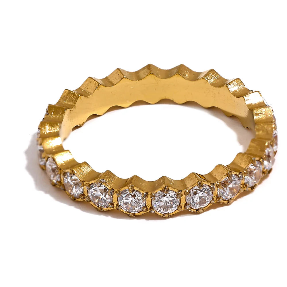 Anel Luxo Zircônias Banhado em Ouro 18K