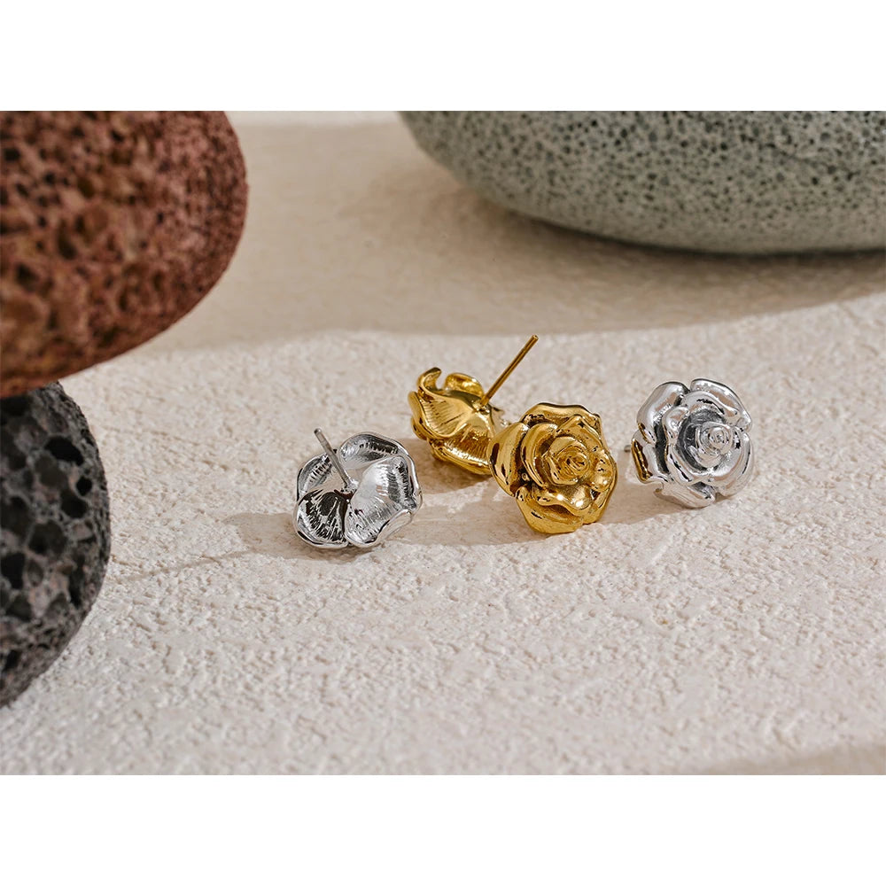 Brinco Rose Flower Banhado em Ouro 18K