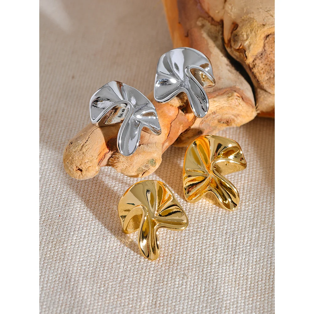 Brinco Irregular Flower Banhado em Ouro 18K