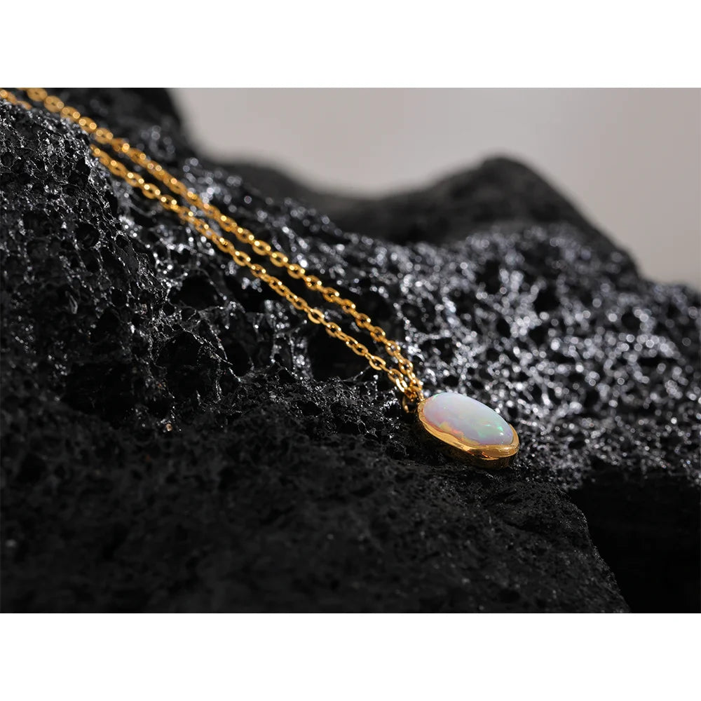 Colar Pedra Frutacor Banhado em Ouro 18K