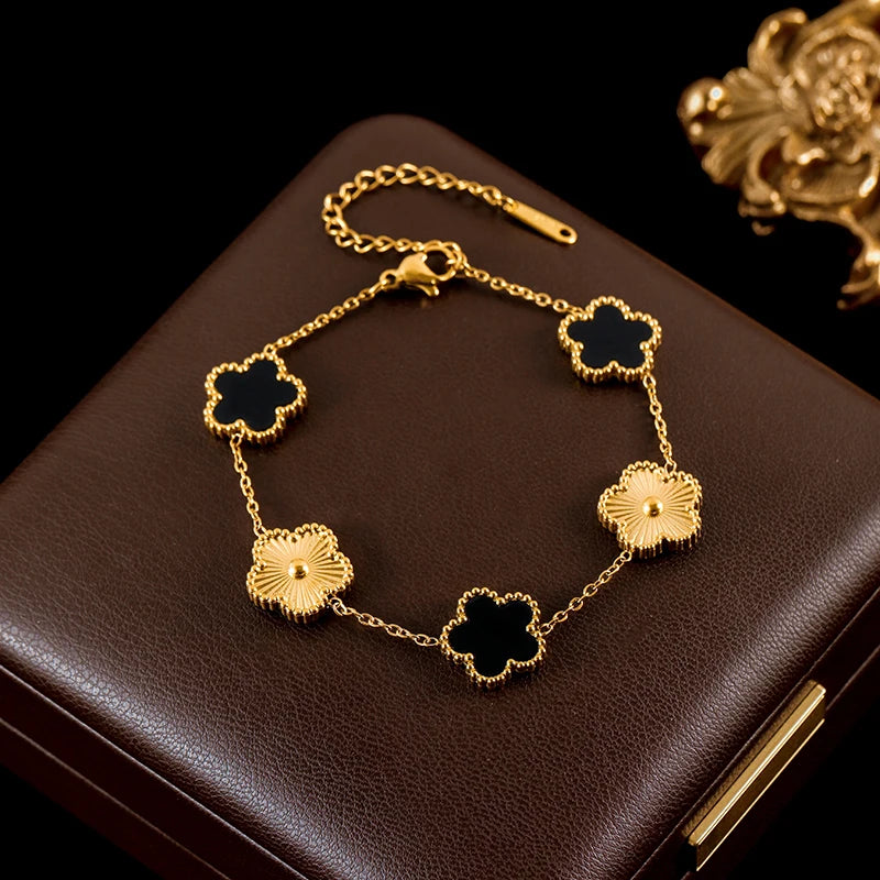 Pulseira Flor Banhado em Ouro 18K