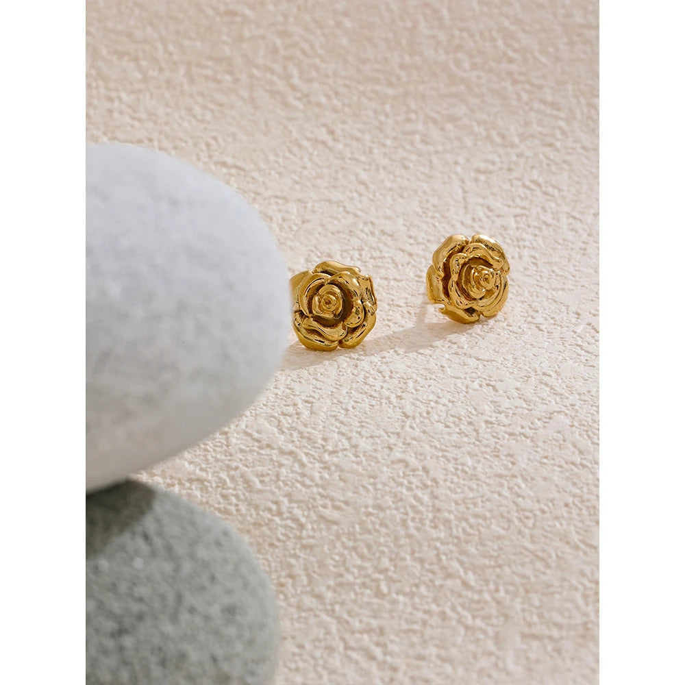 Brinco Rose Flower Banhado em Ouro 18K