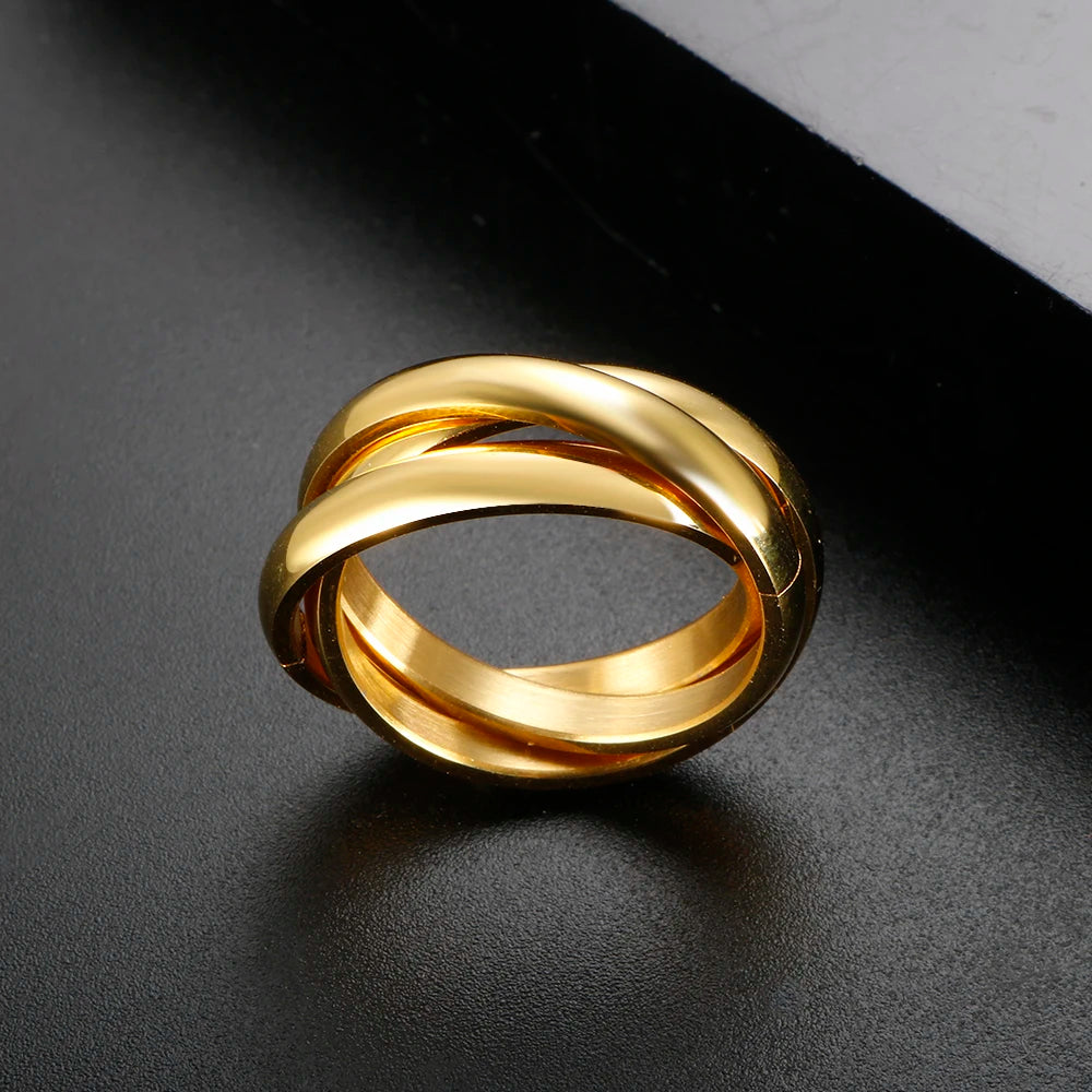 Anel Triplo Elos Interligados Banhado em Ouro 18K