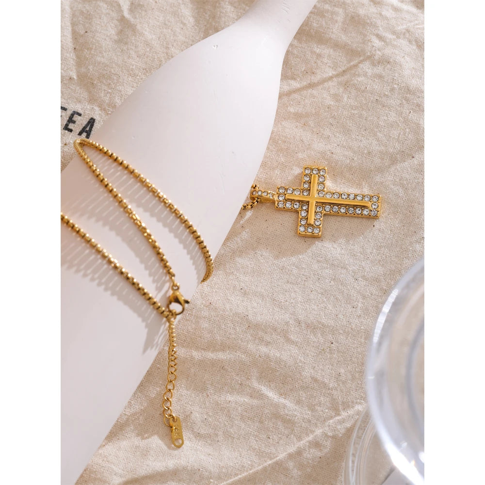 Colar Cruz Zircônia Banhado em Ouro 18K