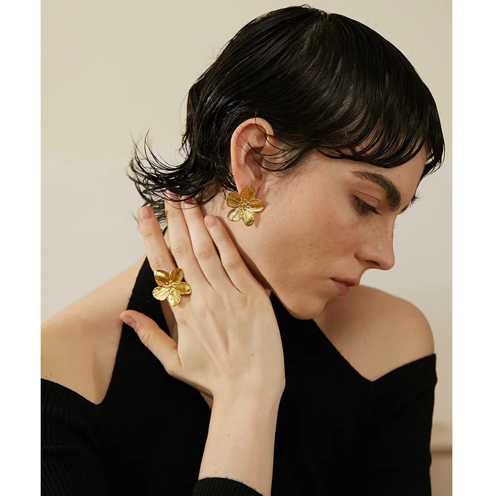 Brinco Floral Banhado em Ouro 18K