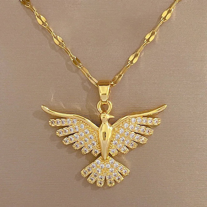 Colar Pássaro Banhado em Ouro 18K