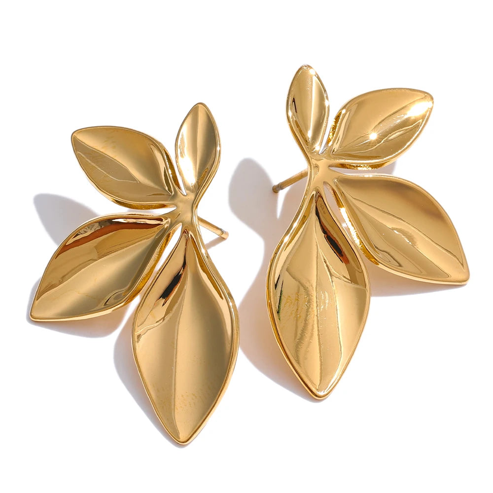 Brinco Flor Banhado em Ouro 18K